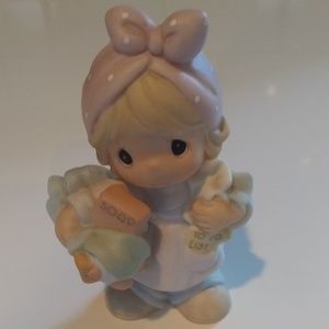 "A Mom's Job Is Never Done" Little Precious Moments Figurine With Box